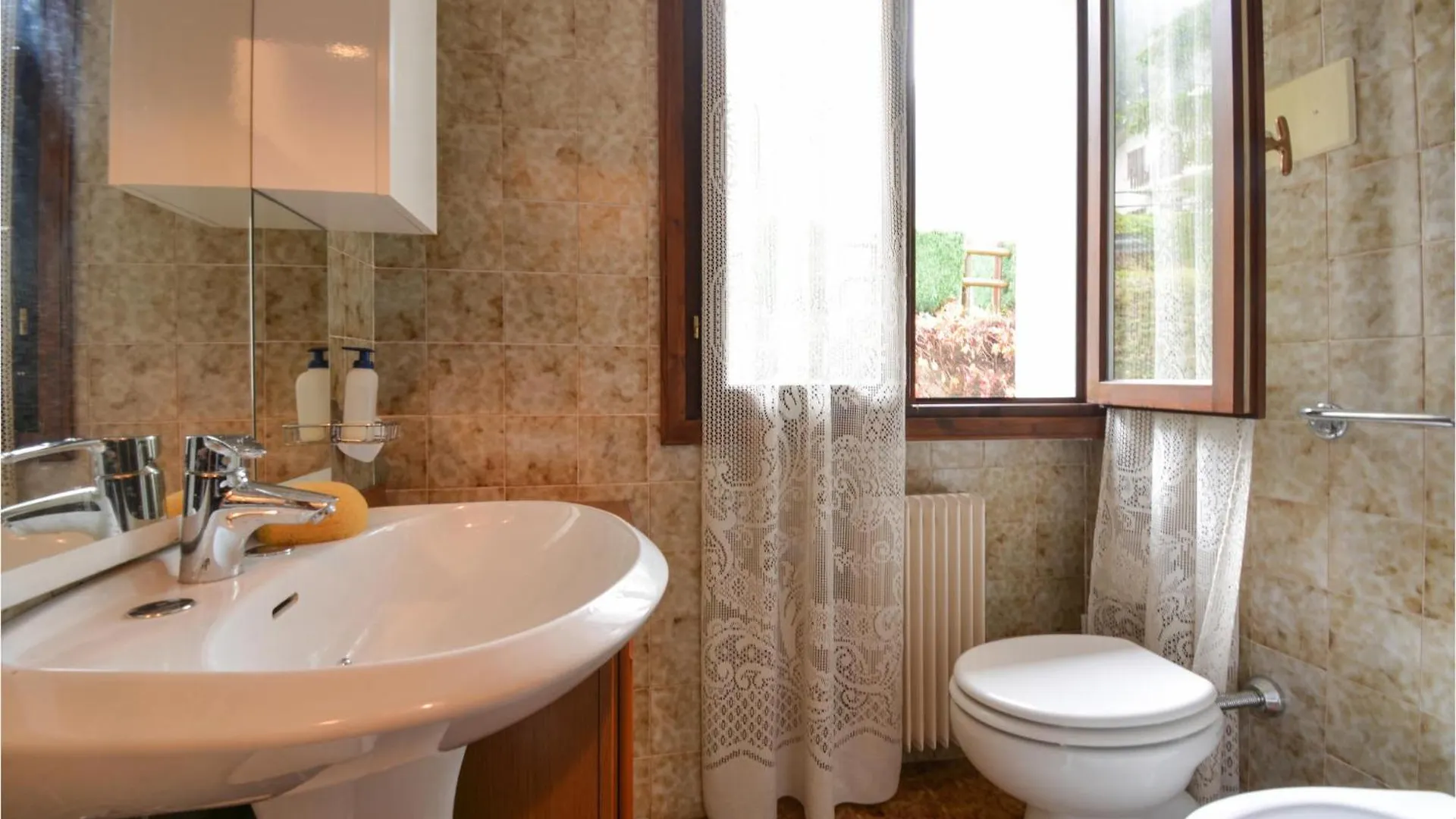2 Bedroom Awesome Apartment In Lusiana Conco